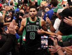 开云平台-凯尔特人大胜灰熊，新秀表现抢眼