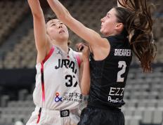 开云下载-篮球决赛震撼开打，巅峰对决引爆全场