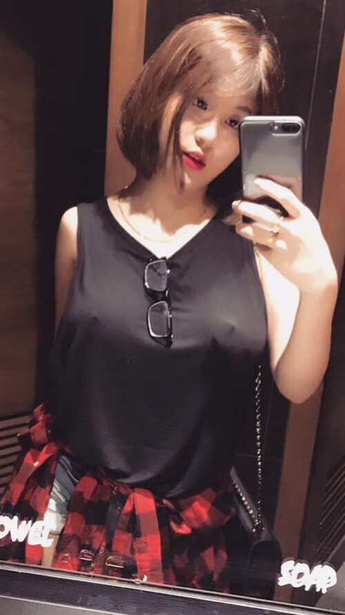 开云体育官网-黄沙与蓝调，当卡塔尔资本按下切尔西的重启键，莱奥成为撕裂黑夜的绿光